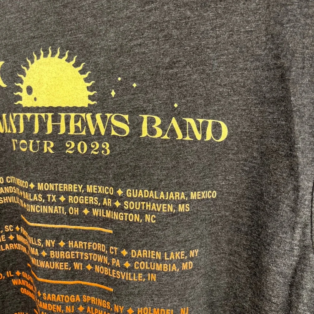 Dave Matthews Band 2023 Tour Shirt Double Sided Moon Sun Gray Size Large 22x28 - Picture 4 of 8